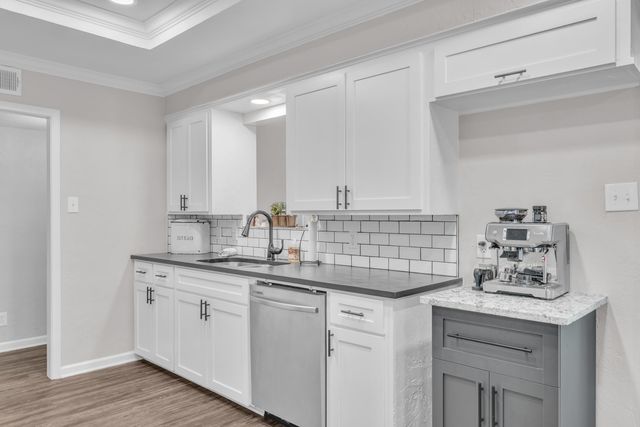 105 E Tulip St, White Oak, TX 75693