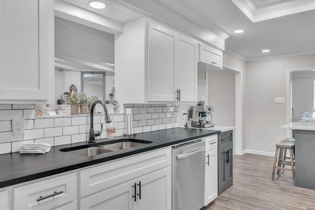 105 E Tulip St, White Oak, TX 75693