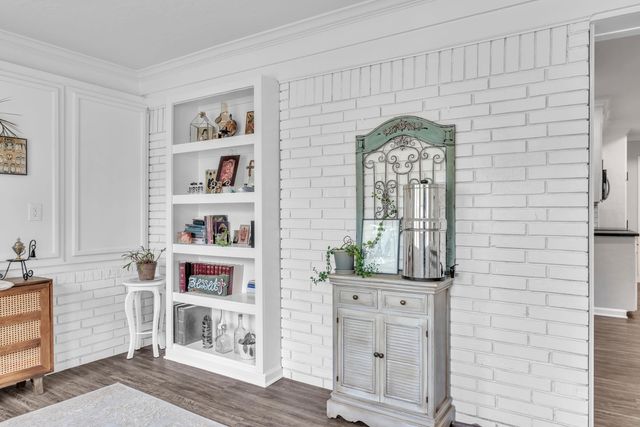 105 E Tulip St, White Oak, TX 75693