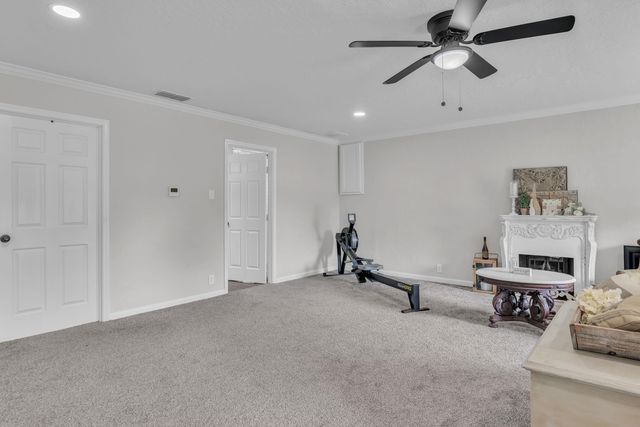 105 E Tulip St, White Oak, TX 75693