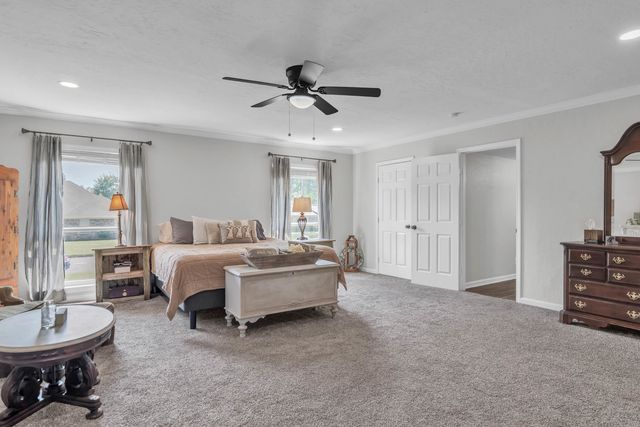 105 E Tulip St, White Oak, TX 75693