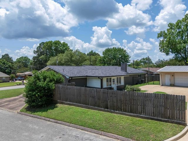 105 E Tulip St, White Oak, TX 75693