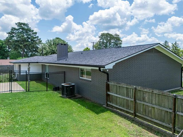 105 E Tulip St, White Oak, TX 75693