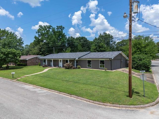 105 E Tulip St, White Oak, TX 75693