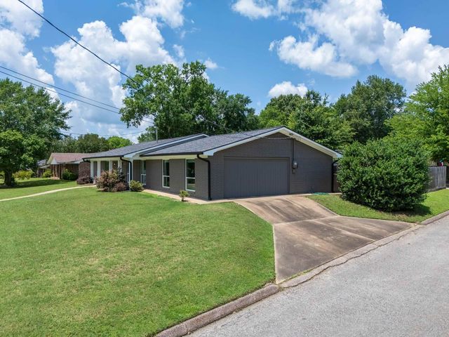 105 E Tulip St, White Oak, TX 75693