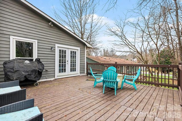 6022 Hanna Court, Charlotte, NC 28212