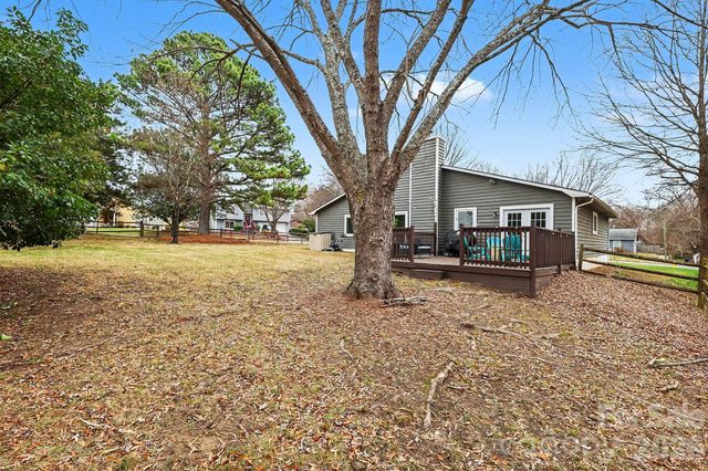 6022 Hanna Court, Charlotte, NC 28212