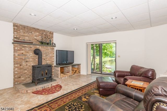 43 Croft Rd, Jefferson Twp., NJ 07849