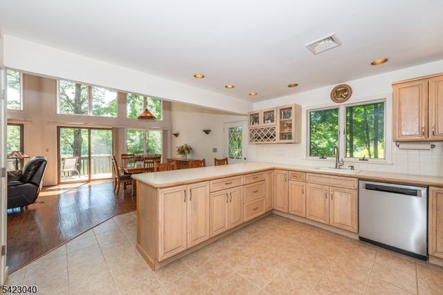 43 Croft Rd, Jefferson Twp., NJ 07849