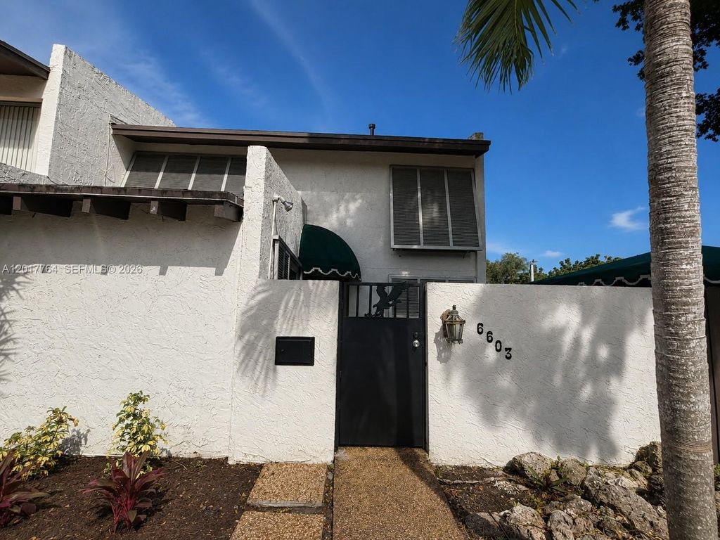 6603 SW 112th Place, Miami, FL 33173