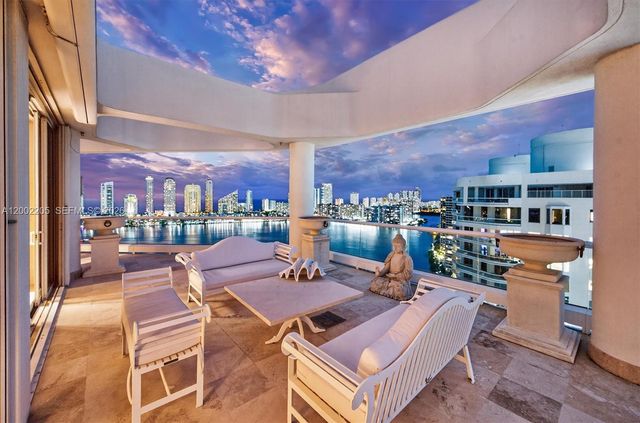 7000 Island Blvd PH-02, Aventura, FL 33160