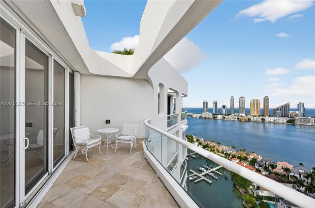7000 Island Blvd PH-02, Aventura, FL 33160