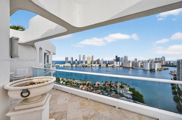 7000 Island Blvd PH-02, Aventura, FL 33160