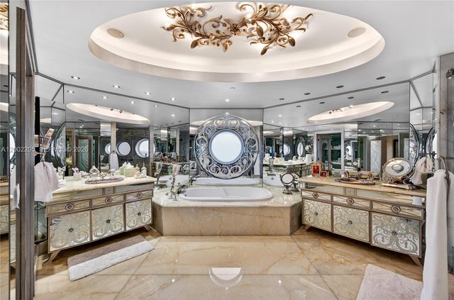 7000 Island Blvd PH-02, Aventura, FL 33160