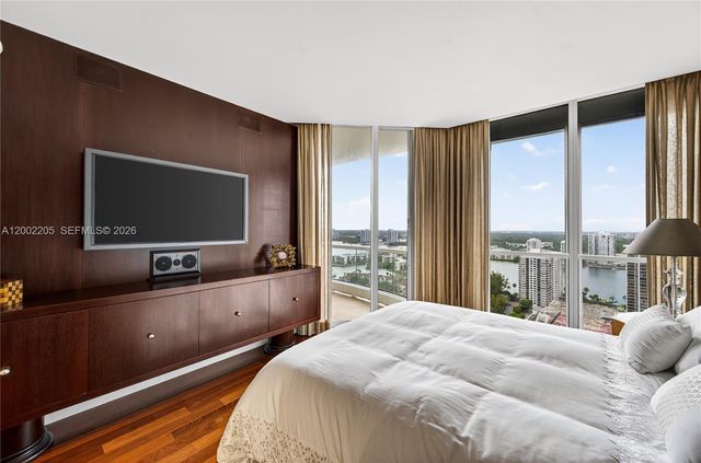 7000 Island Blvd PH-02, Aventura, FL 33160