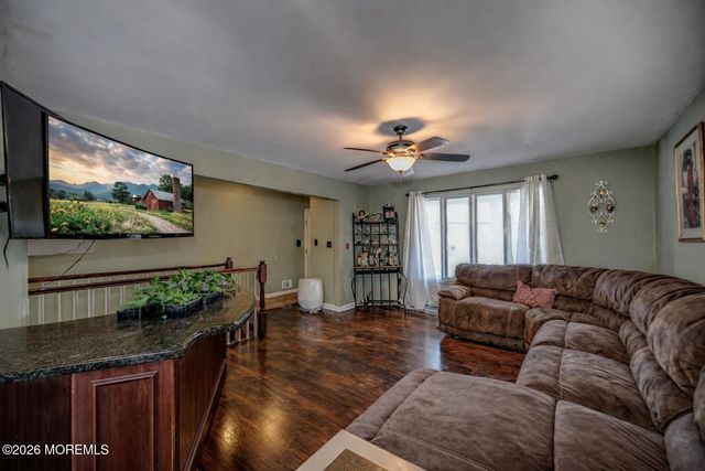 28 Spring Street, Freehold, NJ 07728