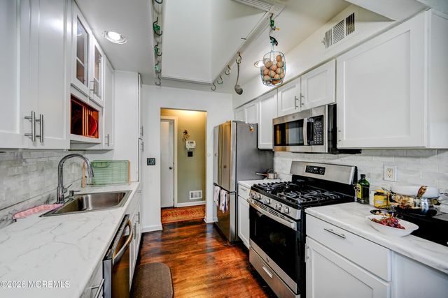 28 Spring Street, Freehold, NJ 07728