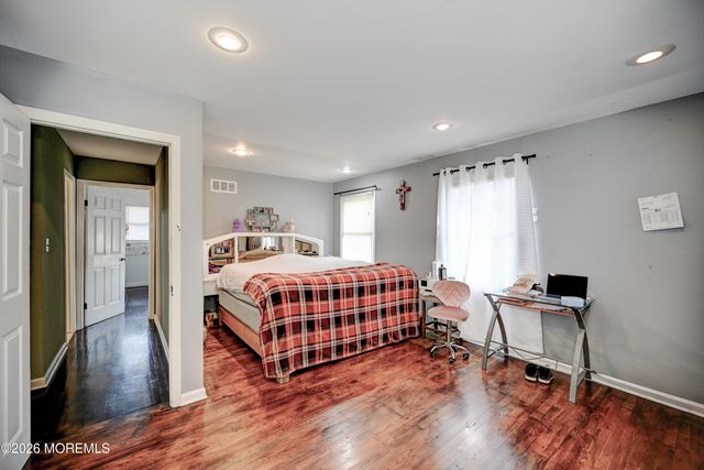 28 Spring Street, Freehold, NJ 07728