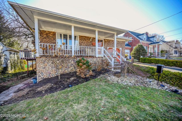 28 Spring Street, Freehold, NJ 07728