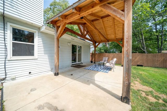 391 Woodward Crescent, West Seneca, NY 14224