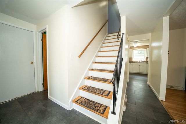 391 Woodward Crescent, West Seneca, NY 14224
