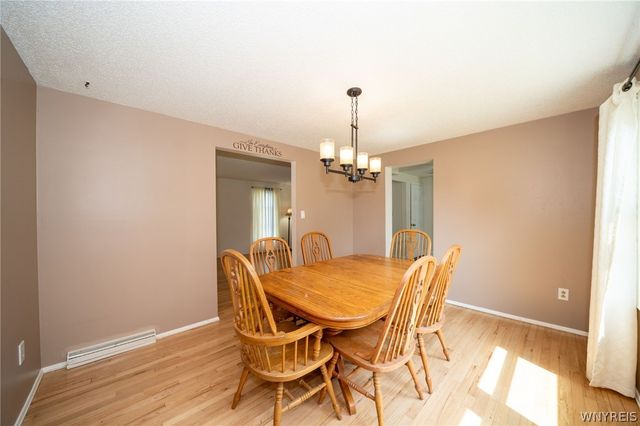 391 Woodward Crescent, West Seneca, NY 14224