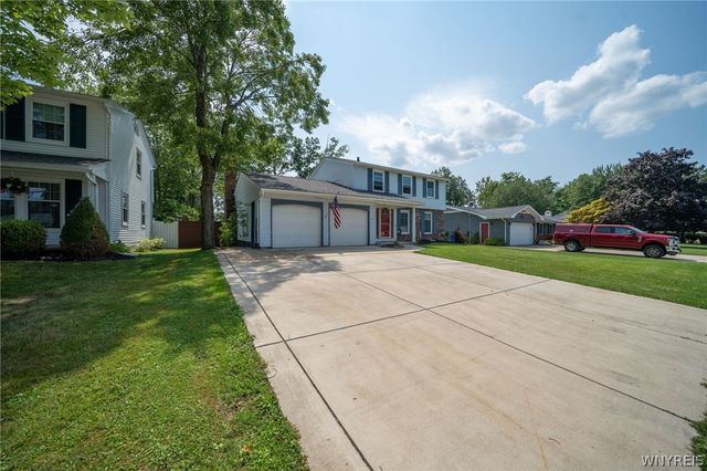 391 Woodward Crescent, West Seneca, NY 14224