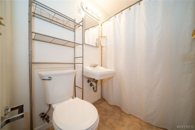 391 Woodward Crescent, West Seneca, NY 14224