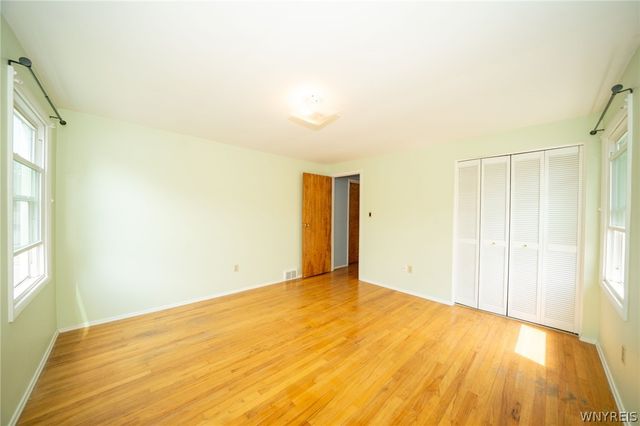 391 Woodward Crescent, West Seneca, NY 14224