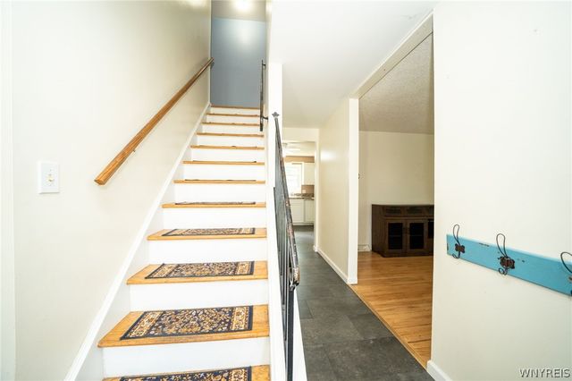 391 Woodward Crescent, West Seneca, NY 14224