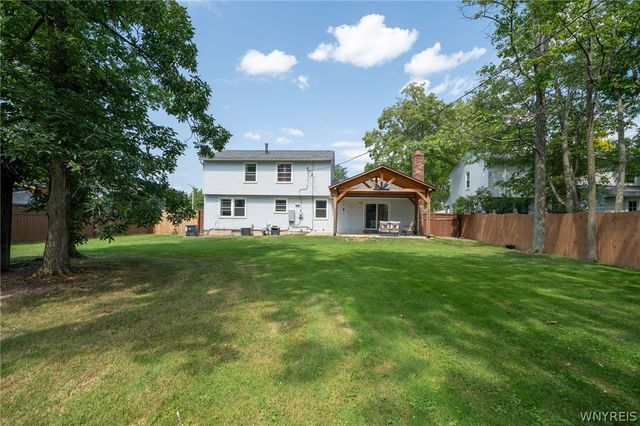 391 Woodward Crescent, West Seneca, NY 14224