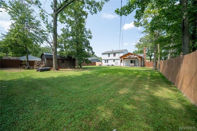 391 Woodward Crescent, West Seneca, NY 14224