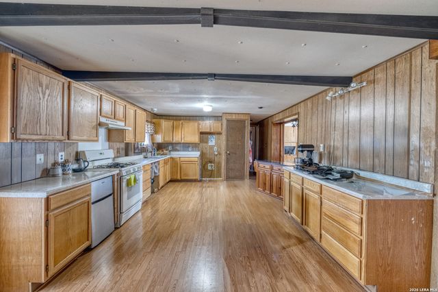 303 19th, Carrizo Springs, TX 78834