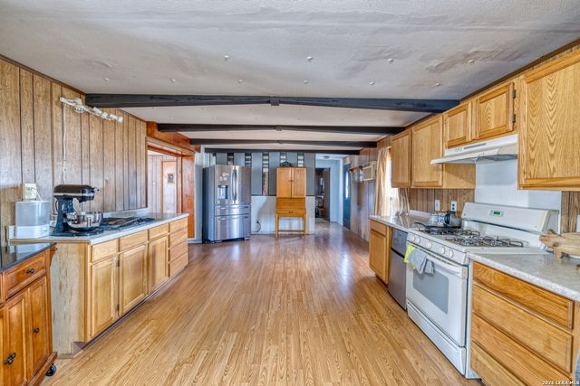 303 19th, Carrizo Springs, TX 78834