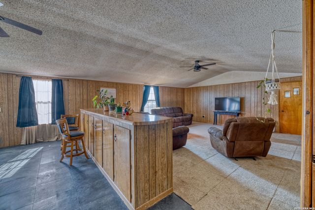 303 19th, Carrizo Springs, TX 78834