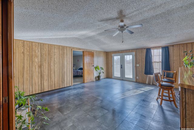 303 19th, Carrizo Springs, TX 78834