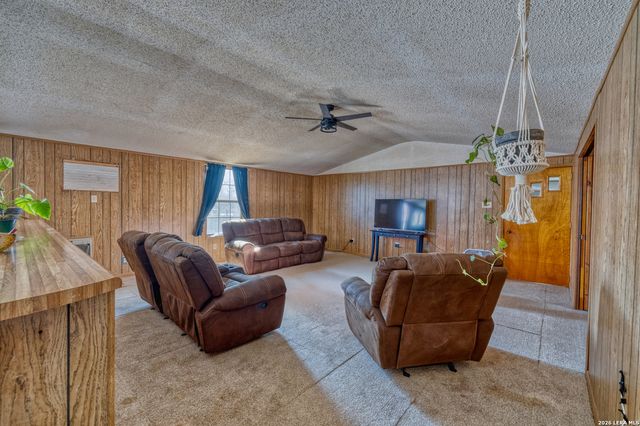 303 19th, Carrizo Springs, TX 78834