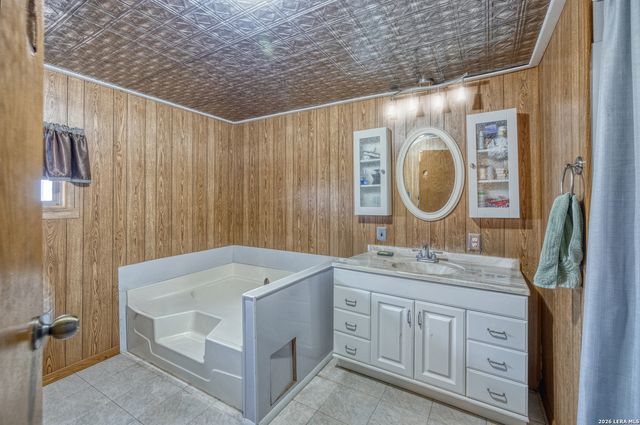 303 19th, Carrizo Springs, TX 78834