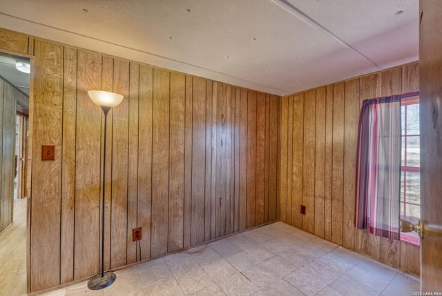 303 19th, Carrizo Springs, TX 78834