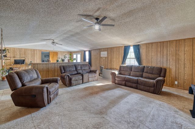 303 19th, Carrizo Springs, TX 78834