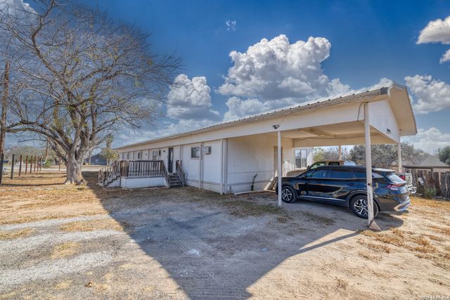 303 19th, Carrizo Springs, TX 78834