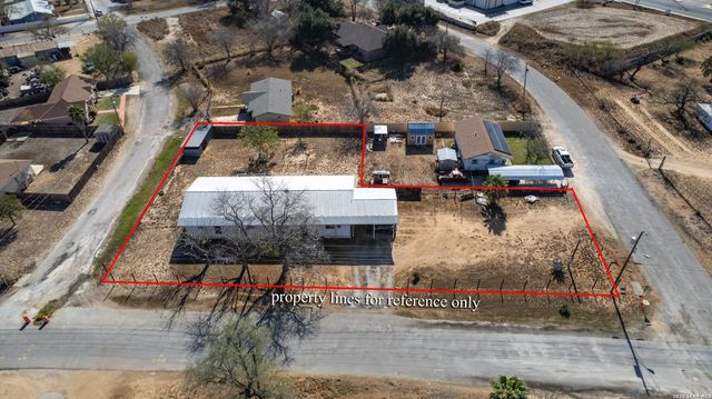 303 19th, Carrizo Springs, TX 78834