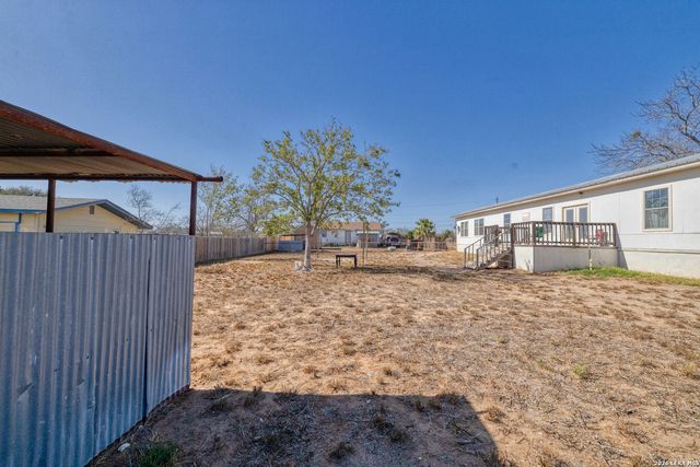 303 19th, Carrizo Springs, TX 78834