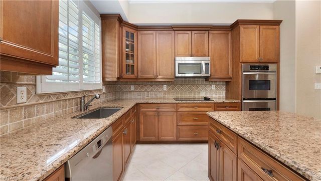 1771 Sarazen PL, Naples, FL 34120