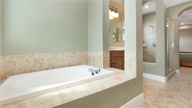 1771 Sarazen PL, Naples, FL 34120