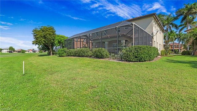 1771 Sarazen PL, Naples, FL 34120