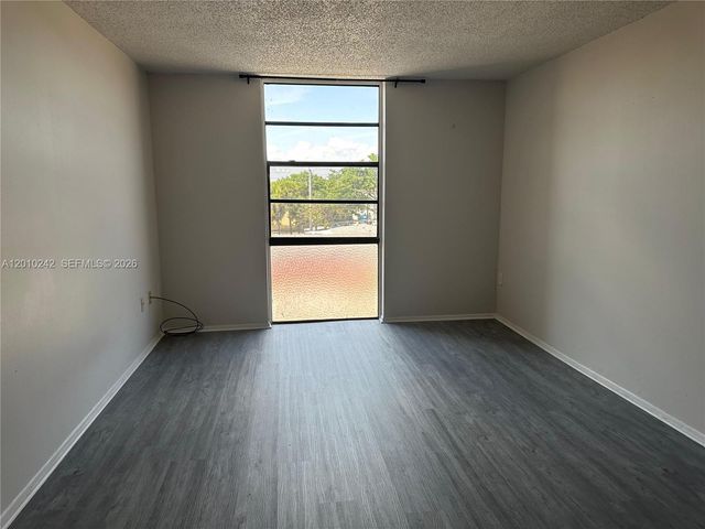 16851 NE 23rd Avenue A409, North Miami Beach, FL 33160