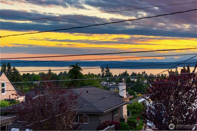 5625 35th Avenue SW, Seattle, WA 98126