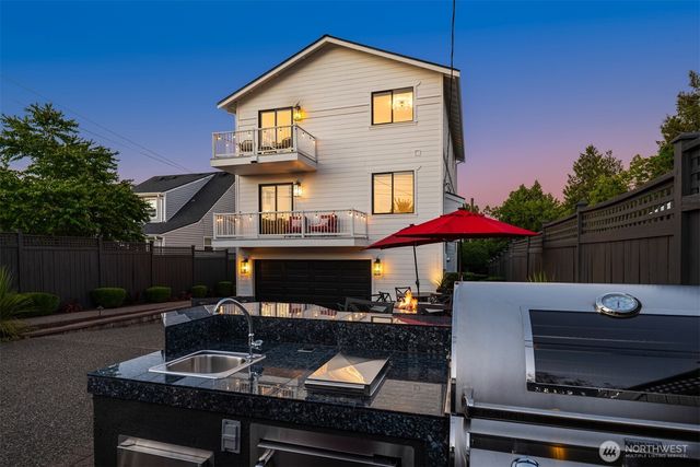 5625 35th Avenue SW, Seattle, WA 98126