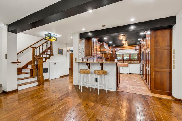 930 Saverien Dr, Sacramento, CA 95864